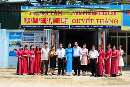 Khai trương Trung tâm thực hành nghiệp vụ nghề luật.